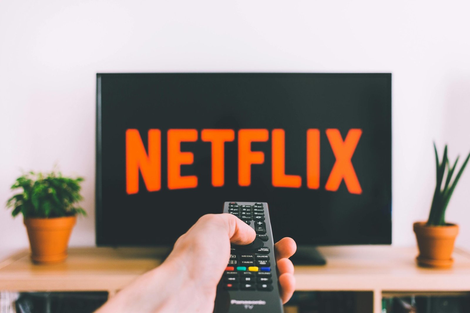 nuovi film Netflix vs cinema aprile 2026