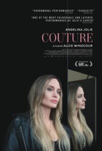 Couture recensione: Angelina Jolie brilla, ma il film resta intrappolato nella sua bellezza